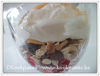 kookpassie.be - Yoghurt met muesli Lidl, frambozen en advocaat