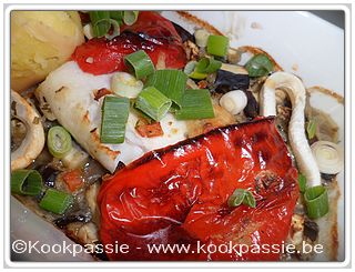 kookpassie.be - Kabeljauw in de oven met rode paprika, aubergine en restje vissaus met gekookte aardappel