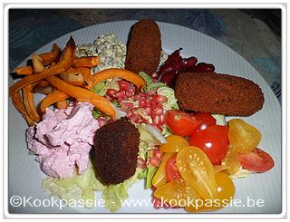 kookpassie.be - Garnalenkroketten met bataatfrietjes, tarama en rauwe groenten