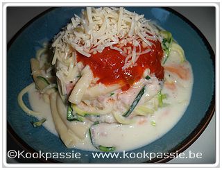 kookpassie.be - Macaroni met kaas en hesp restje met courgettesliertjes