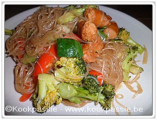 kookpassie.be - Cause a stir-fry met broccoli, rode paprika en merguez