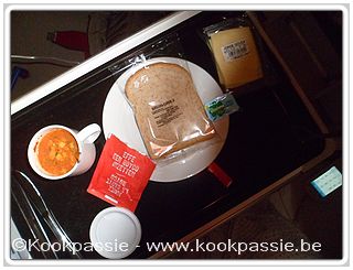 kookpassie.be - Ziekenhuiskost - Royco tomatensoep met 2 boterhammen en kaas (foei voor de soep ;-) )