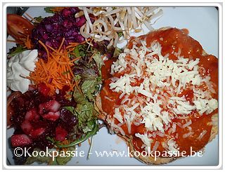 kookpassie.be - Croque monsieur met spaghettisaus en rauwe groenten