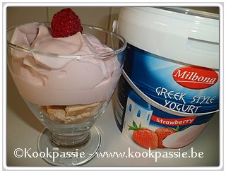 kookpassie.be - Griekse aardbeienyoghurt met petit beurrekoekjes