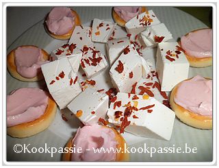kookpassie.be - Tarama toastjes en Feta met Patatas Bravas Dip kruiden