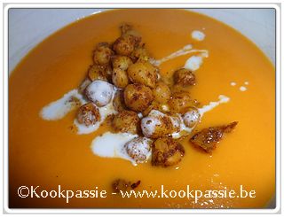 kookpassie.be - Wortel - Wortel-kokossoep met gekruide kikkererwten