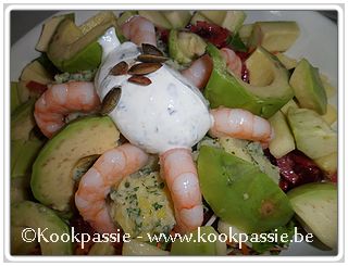 kookpassie.be - Rauwe groenten met advocado en roze garnaaltjes