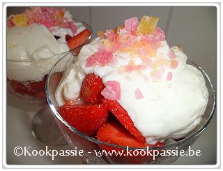 kookpassie.be - Aardbeien, yoghurt en geplette snoepjes
