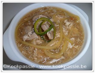 kookpassie.be - Courgette - Ginger zucchini noodle egg drop soup