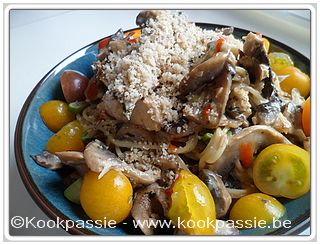 kookpassie.be - Spaghetti met gebakken kip en champignon kruidensaus