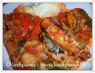 kookpassie.be - Courgette en paprika in tomatensaus, hamburger en puree