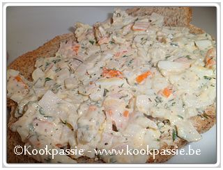 kookpassie.be - Beleg: Surimi, gekookte eitjes, verse kaas, peterselie, cajunkruiden en dille