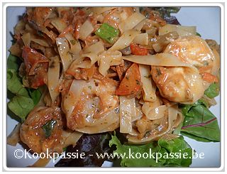 kookpassie.be - Scampi en mantelschelpen met champi, wortelen en rode paprika