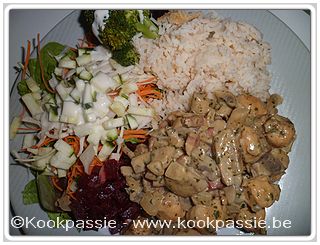 kookpassie.be - Kip - Kippenworst met hespjes, champignons en rijst