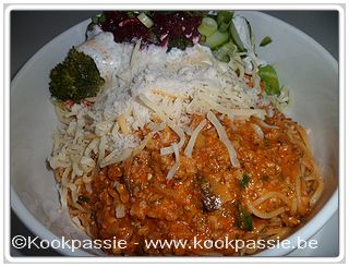 kookpassie.be - Spaghetti met saus van Renmans en rauwe groenten