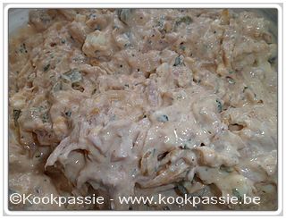 kookpassie.be - Beleg : Tonijn, gekookt eitje, verse kaas, light mayonnaise, ui gebakken in cajunkruiden en kleine zure komkommer