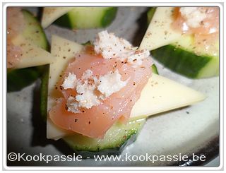 kookpassie.be - Komkommer, kaas, gerookte zalm en mierikswortel