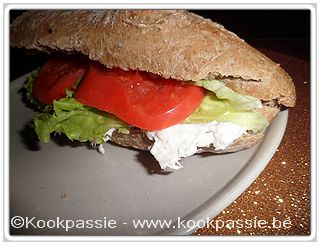 kookpassie.be - Broodje Kabeljauwsalade ISPC, sla en tomaatjes uit tuin