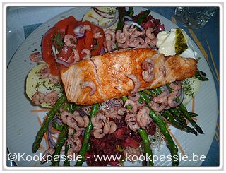 kookpassie.be - Koude schotel met warme zalm en groene asperges