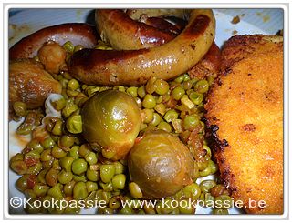 kookpassie.be - Diepvriesrestjes : Worstjes met spruitjes, erwtjes, uitjes en vegetarische aardappelburger