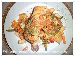 kookpassie.be - Gewokte wokgroenten (Diepvries Colruyt) met gestoomde zalm en puree