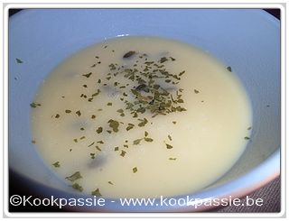 kookpassie.be - Bloemkoolsoep (bloemkool, prei, ui, aardappel)