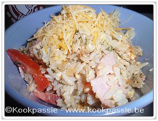kookpassie.be - Restjes rijst, tomaat, geraspte kaas, gekooktej hesp en een eitje