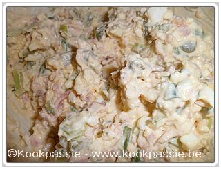 kookpassie.be - Gekookte hesp salade met ei, kleine augurk, pijpajuin, yoghurt, light mayo en cajunkruiden