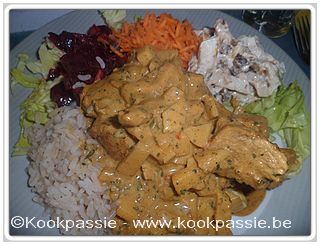 kookpassie.be - Kalkoen met rijst, rauwe groenten en curry appelsaus