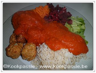 kookpassie.be - Kip - Balletjes in tomatensaus van Lien, met balletjes van Kip - Thaise kippenballetjes (839)