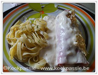 kookpassie.be - Witloof hesperolletjes met kaassaus en tagliatelli met italiaanse kruiden