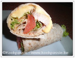 kookpassie.be - Wrap met rest van roastbeef, tomaat, sla, gesmolten cheddar en brasil saus