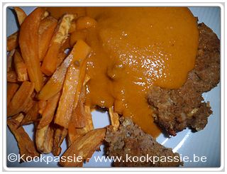 kookpassie.be - Rest fricandon (uit vriezer) met eigen kweek tomatensaus en bataatfrietjes