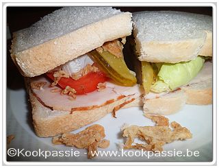 kookpassie.be - Casinobrood (NL) met kippenwit, tomaat, sla en uitjes