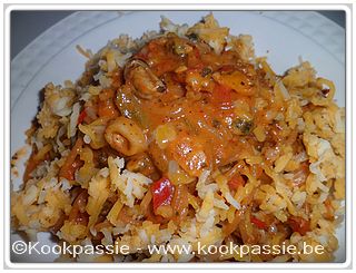 kookpassie.be - Inktvis op Egeïsche wijze met tomaten uit eigen tuin en cheddar/mozarella gemalen kaas