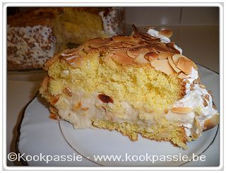 kookpassie.be - Biscuit met amandelen en vanillemoussevulling