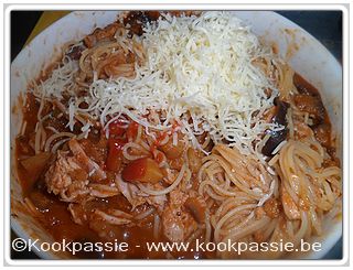 kookpassie.be - Cappelini met aubergine tomatensaus en tonijn