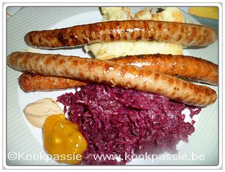 kookpassie.be - Worstjes op de grill met rode kool (glazen pot Colruyt) en puree