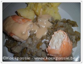 kookpassie.be - Kabeljauw in jasje van zalm (diepvries Colruyt) met gestoofde witloof en aardappelen