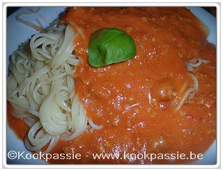 kookpassie.be - Spaghetti met Manna Spaghettisaus met look, sambal en light room