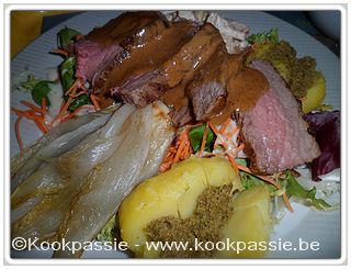 kookpassie.be - Roastbief met vleessaus, rauwe groenten en witloof