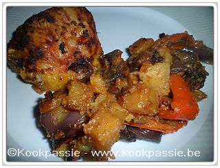 kookpassie.be - Kip met groenten in de oven - aardappelen, wortel, rode paprika, rode ui en spaanse kruiden