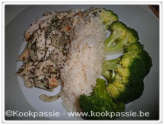 kookpassie.be - Gebakken kip met ui, look, citroen, light room en cottage cheese met rijst en broccoli