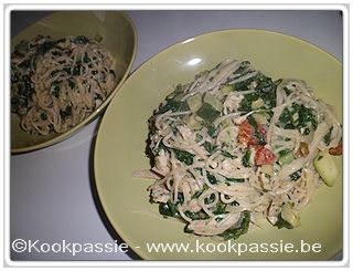 kookpassie.be - Pasta met kip, spinazie, zongedroogde tomaten, room en parmezaan