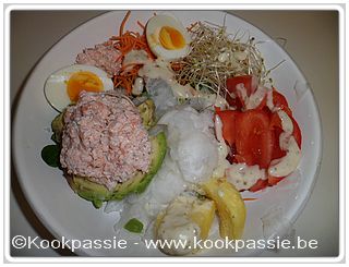 kookpassie.be - Rauwe groenten, avocado en roze garnalenmoes