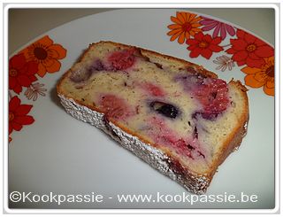 kookpassie.be - Yoghurtcake met blauwe bessen en frambozen