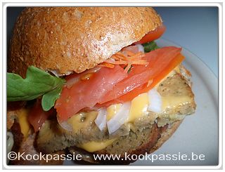 kookpassie.be - Dubbele cheeseburger met home made frikandon
